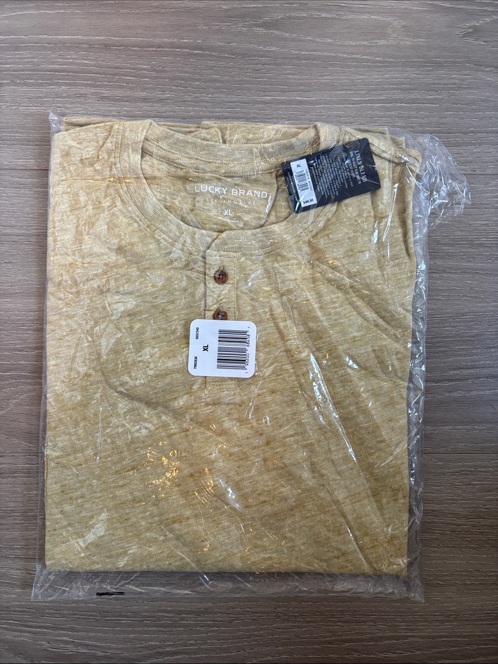 Lucky Brand Men's Mustard Linen Blend Short Sleeve Henley. Size XL. NEW.